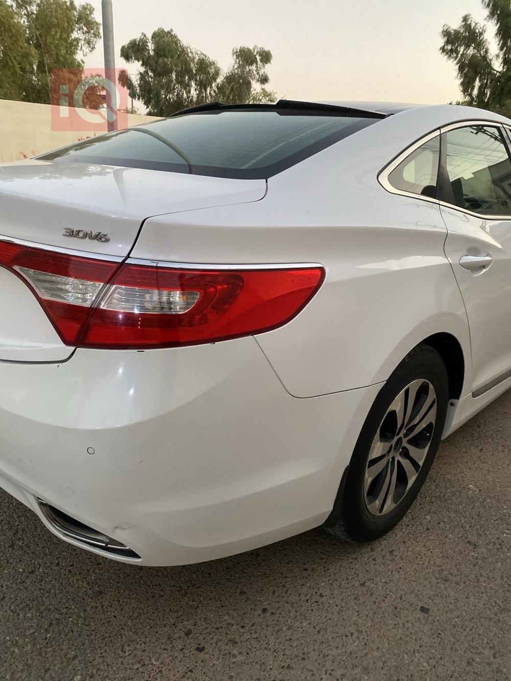 هيونداي أزيرا